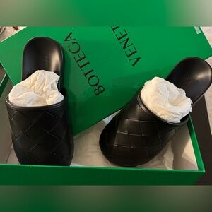 Bottega Veneta Black Woven Mules